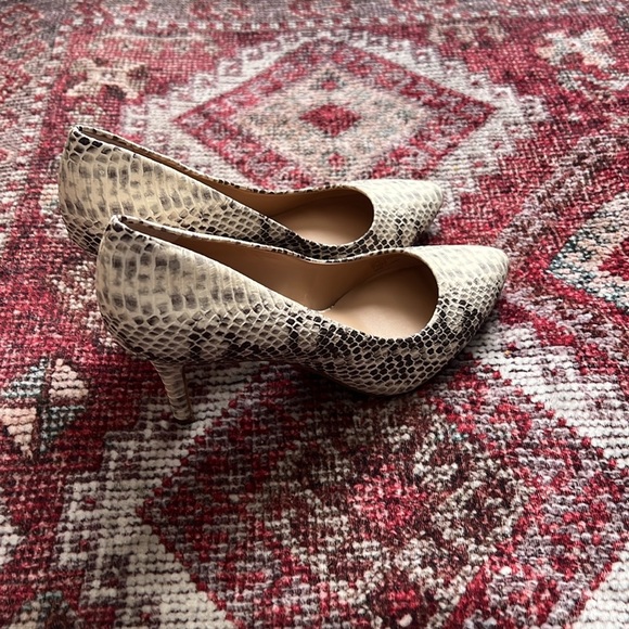 NEW INC International Concepts python print heels / pumps, size 7.5M - Picture 5 of 8
